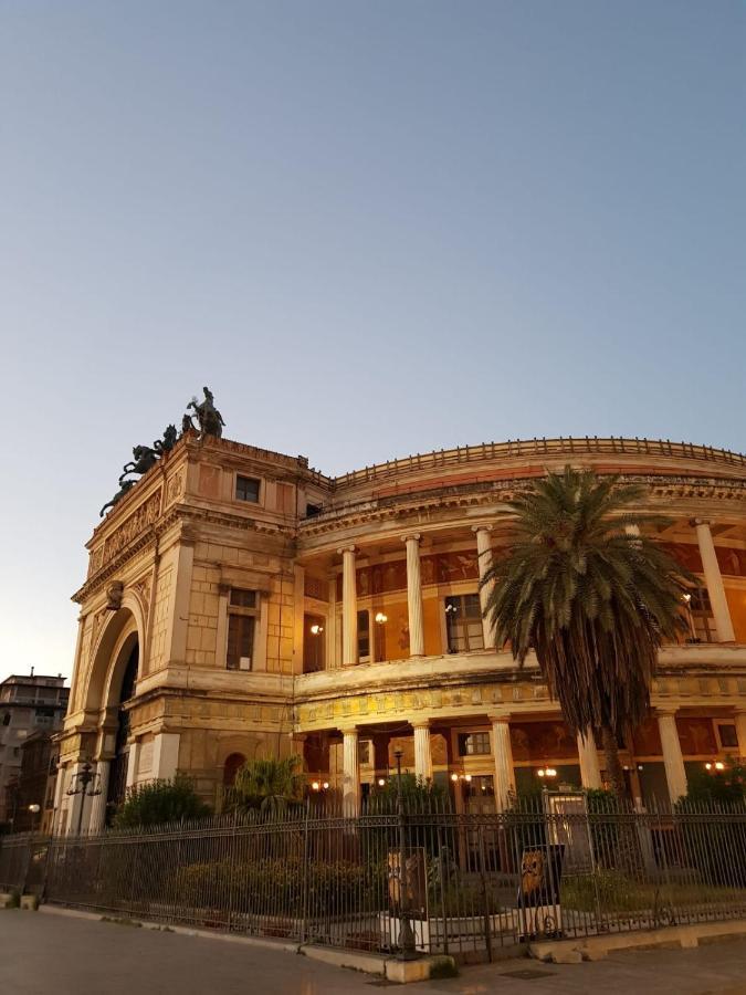 Casa Moneka Politeama Apartment Palermo Bagian luar foto